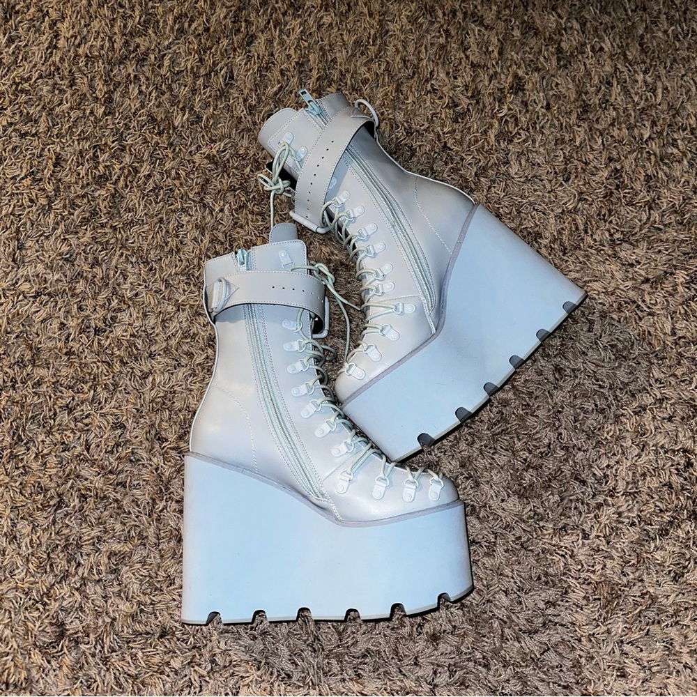 Traitor Boots